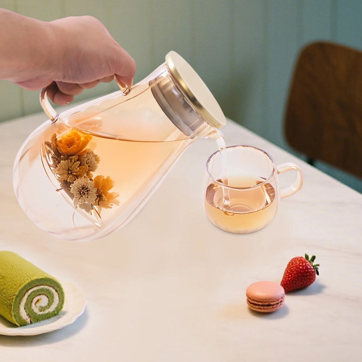 Borosilicate Glass Pitcher Set With 4 Cups And Wooden Rack